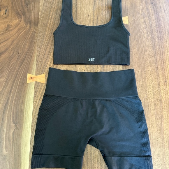 SET Brown Sports Bra and Shorts - Picture 1 of 4